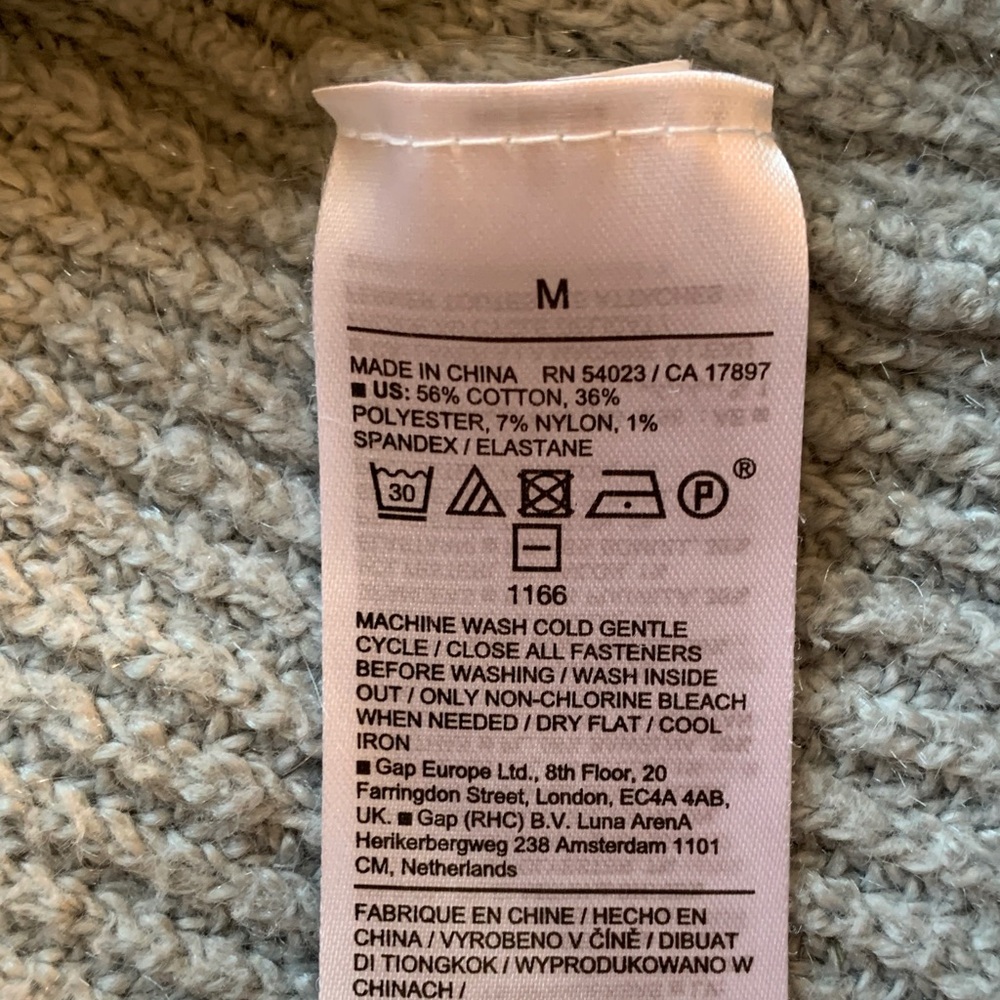 Old Navy women’s medium Cozy Gray Women's Sweater - Picture 10 of 10